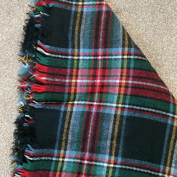 Large plaid blanket scarf - OS - Picture 2 of 2